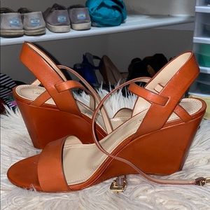 BCBG Max Azria tan leather wedge